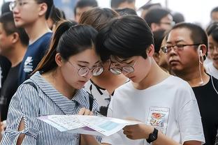 意天空：米兰已与吉拉西随行人员沟通谈转会，但需说服球员本人